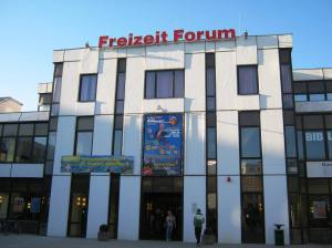 Blibliotheek en zwembad in één gebouw