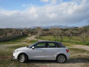 De huurauto bleef onbeschadigd. Mooi model tegen lage januari-prijs.