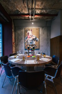 STUDIO mit Kunst von bas2